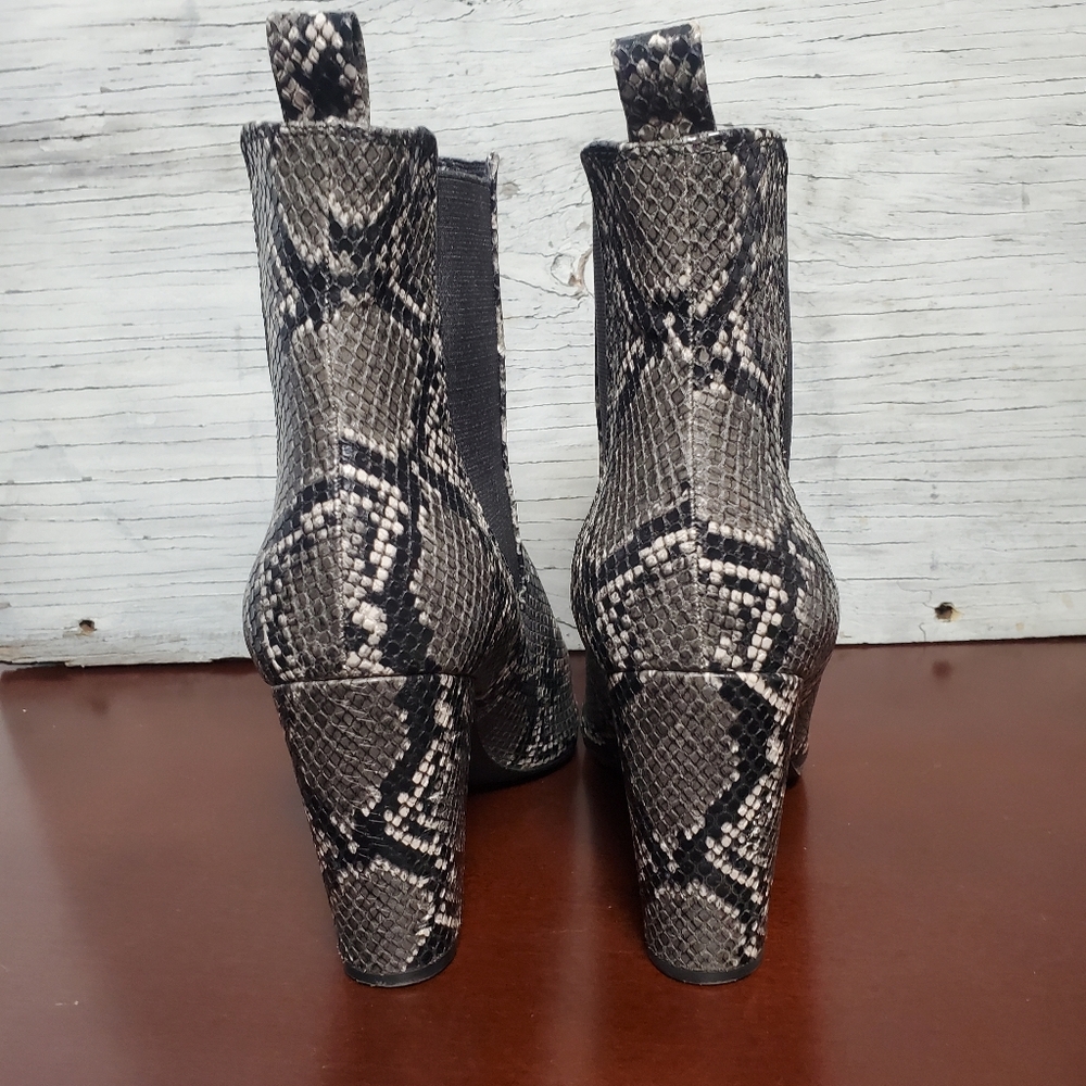 Steve Madden "Subtle" Snake Pointed Toe Chelsea A… - image 4